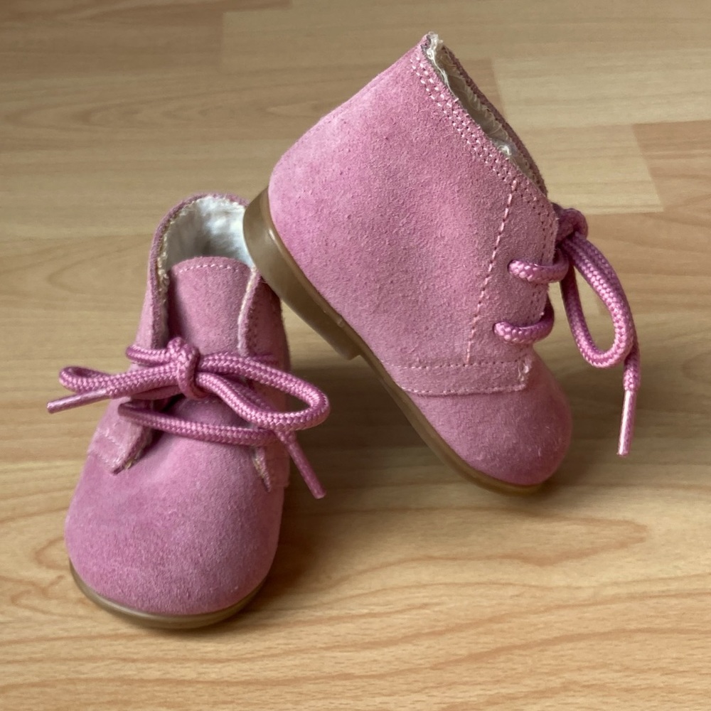 Cherokee: Pink suede chukka style boots.  Size 1 (see dimensions in description)